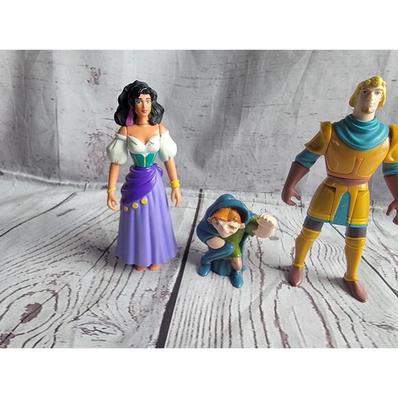 Disney Hunchback of Notre Dame Esmerelda Phoebus Quasimodo PVC Figures - Picture 4 of 7